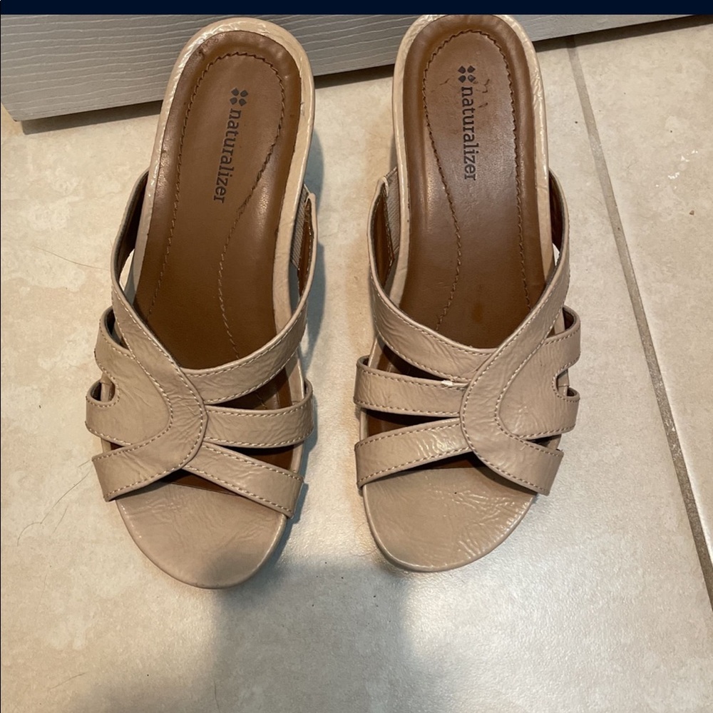 Very comfortable wedges! Size 7. Tan/beige
